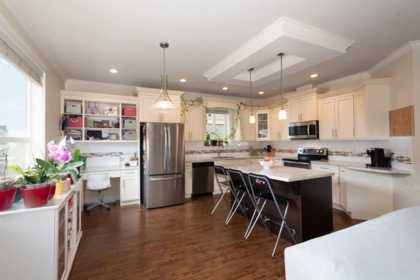 Breakfast Nook Photo of 10560 Robertson Street, Maple Ridge, BC