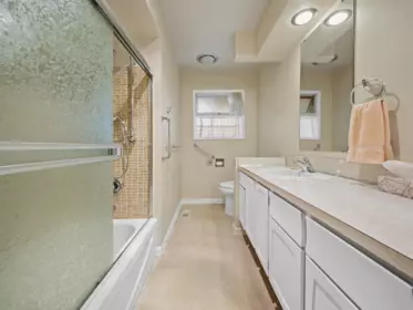 Laundry Room Photo of 34206 Woodbine Crescent, Abbotsford, BC
