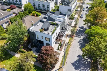 Swimming Pool Photo of 4516 Heather Street, Vancouver, BC