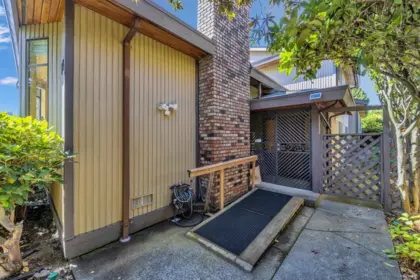Community Amenities Photo (Clubhouse) of 137 W Woodstock Avenue, Vancouver, BC