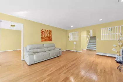 137 W Woodstock Avenue, Vancouver, BC, Vancouver — Single Family Residence for sale