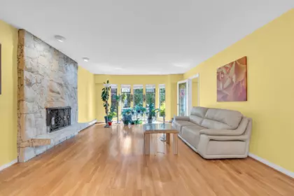 137 W Woodstock Avenue, Vancouver, BC, Vancouver — Single Family Residence for sale