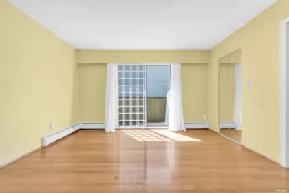 Office / Den Photo of 137 W Woodstock Avenue, Vancouver, BC