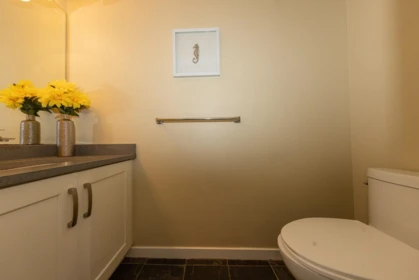 Guest Bathroom Photo of 14852 56b Avenue, Surrey, BC