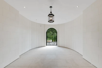 Hallway Photo of 735 St. Andrews Road, West Vancouver, BC