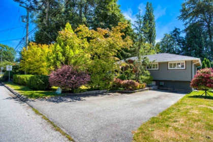 517 Ailsa Avenue, Port Moody, BC, Port Moody — Single Family Residence for sale