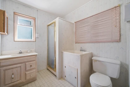 Primary Bathroom Photo of 5480 Cathay Road, Richmond, BC