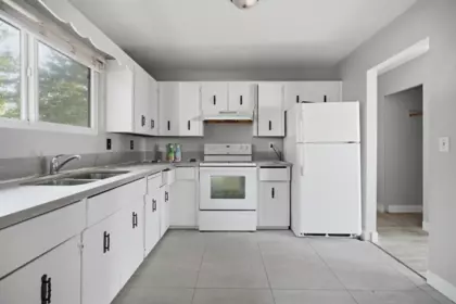 Pantry Photo of 32082 Austin Avenue, Abbotsford, BC