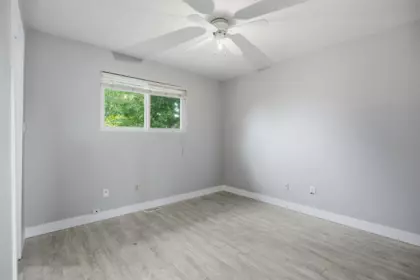 Walk-In Closet Photo of 32082 Austin Avenue, Abbotsford, BC