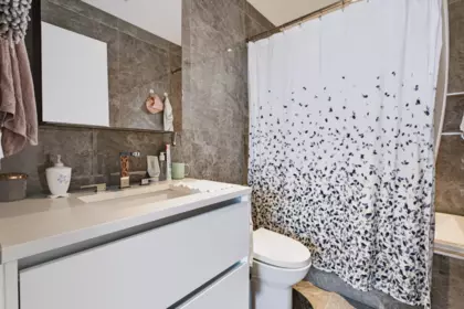 Primary Bathroom Photo of 1412 8133 Cook Road, Richmond, BC