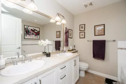 Hallway Photo of 403 1551 Foster Street, White Rock, BC