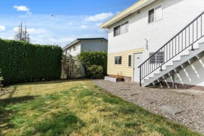Swimming Pool Photo of 46702 Arbutus Avenue, Chilliwack, BC