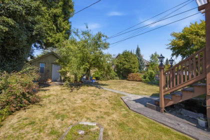 Hot Tub / Spa Photo of 55 W King Edward Avenue, Vancouver, BC