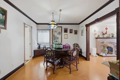 Kitchen Island Photo of 55 W King Edward Avenue, Vancouver, BC