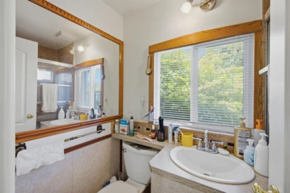 Powder Room Photo of 55 W King Edward Avenue, Vancouver, BC