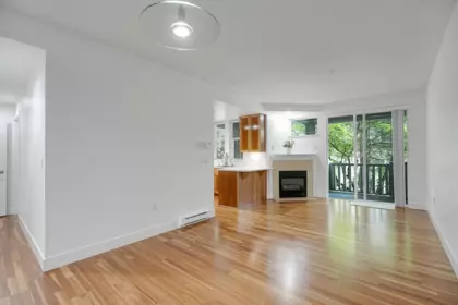 Family Room Photo of 211 15350 16a Avenue, Surrey, BC
