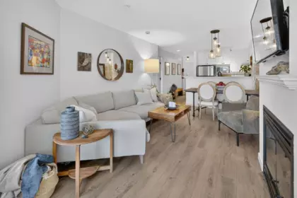 Breakfast Nook Photo of 309 760 Kingsway, Vancouver, BC