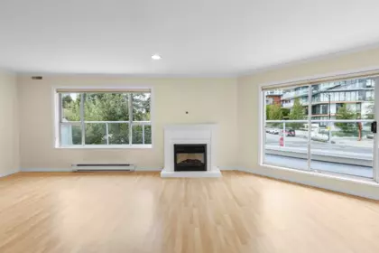 Breakfast Nook Photo of 209 1378 George Street, White Rock, BC