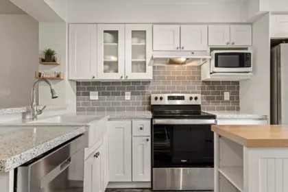 Primary Bedroom Photo of 2 4401 Blauson Boulevard, Abbotsford, BC