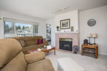 Dining Area Photo of 606 221 Eleventh Street, New Westminster, BC