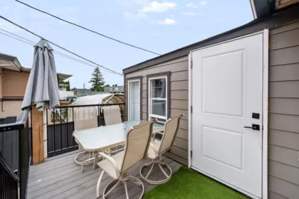 Front Yard Photo of 2247 Windsor Street, Abbotsford, BC