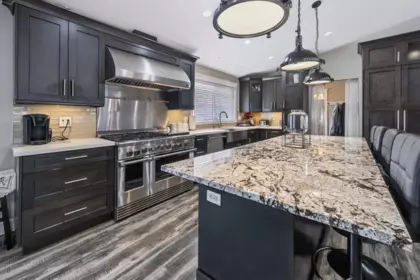 Kitchen Island Photo of 2247 Windsor Street, Abbotsford, BC