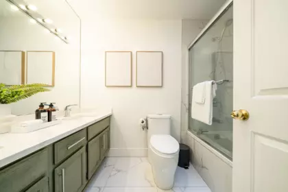 Guest Bathroom Photo of 101 14154 103 Avenue, Surrey, BC