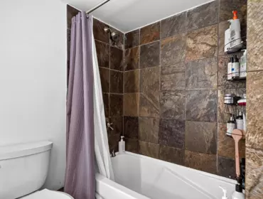 Laundry Room Photo of 202 936 Bute Street, Vancouver, BC
