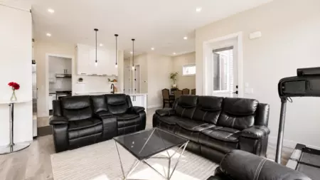 Family Room Photo of 4440 Stephen Leacock Drive, Abbotsford, BC