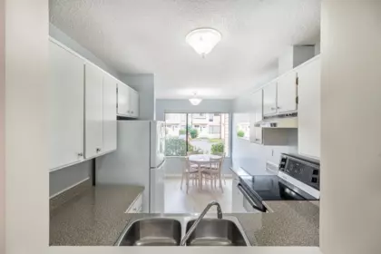 Kitchen Island Photo of 25 9346 128 Street, Surrey, BC