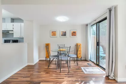 Kitchen Photo of 25 9346 128 Street, Surrey, BC