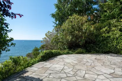 Entry Foyer Photo of 4052 Marine Drive, West Vancouver, BC