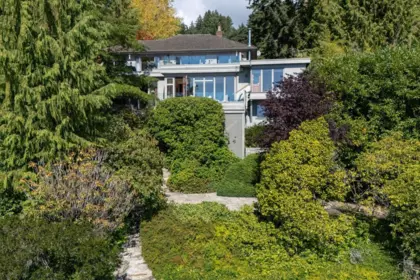 Primary Bathroom Photo of 4052 Marine Drive, West Vancouver, BC