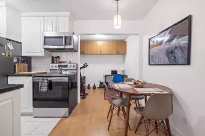 Kitchen Island Photo of 115 170 E 3rd Street, North Vancouver, BC