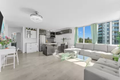 Pantry Photo of 807 9981 Whalley Boulevard, Surrey, BC