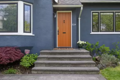 Hot Tub / Spa Photo of 524 Second Street, New Westminster, BC