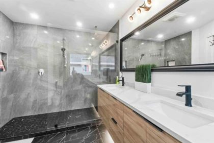 Hallway Photo of 313 3000 Riverbend Drive, Coquitlam, BC