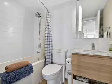 Primary Bathroom Photo of 2205 908 Quayside Drive, New Westminster, BC