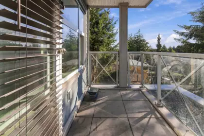 Hallway Photo of 204 7445 120 Street, Delta, BC