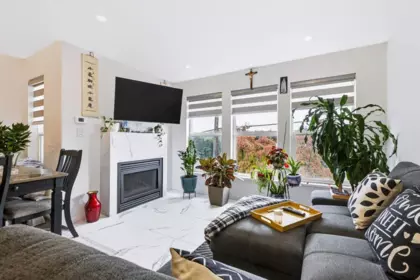 Living Room Photo of 3 1135 Cartier Avenue, Coquitlam, BC