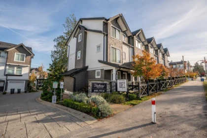 Front Yard Photo of 147 6030 142 Street, Surrey, BC
