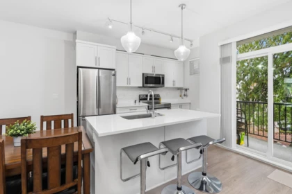 Kitchen Photo of 147 6030 142 Street, Surrey, BC