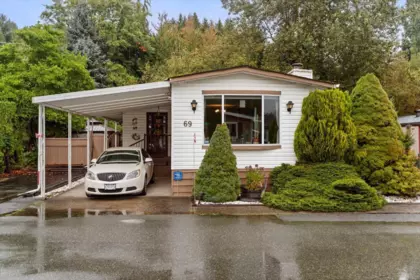 Exterior Rear Photo of 69 3300 Horn Street, Abbotsford, BC