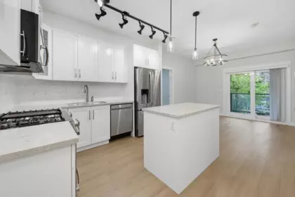 205 11077 Ravine Road, Surrey, BC, Surrey — Apartment/Condo for sale