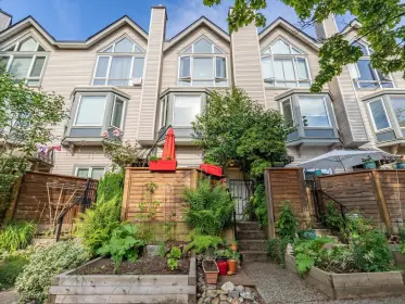 128 Lakewood Drive, Vancouver, BC, Vancouver — Townhouse for sale