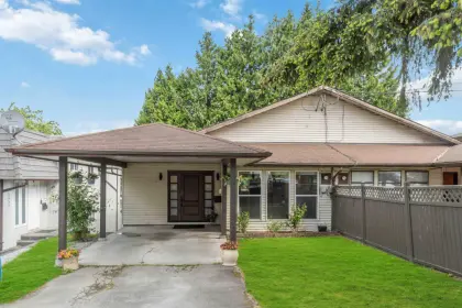 5443 Manor Street, Burnaby, BC, Burnaby — Half Duplex for sale