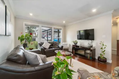 5443 Manor Street, Burnaby, BC, Burnaby — Half Duplex for sale