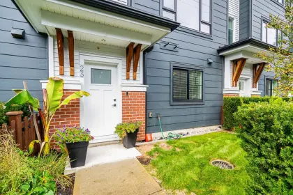 23 22128 48a Avenue, Langley, BC, Langley — Townhouse for sale