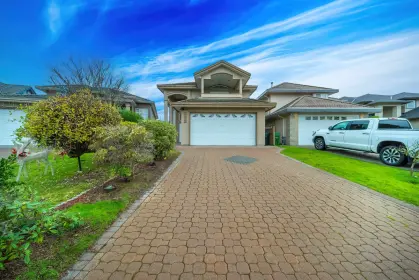 4560 Wyne Crescent, Richmond, BC, Richmond — Single Family Residence for sale