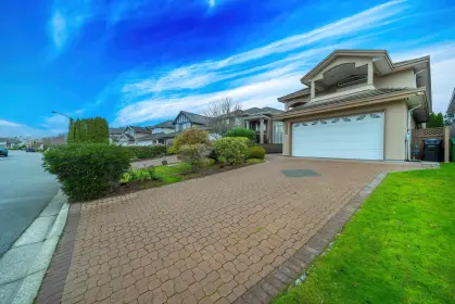 4560 Wyne Crescent, Richmond, BC, Richmond — Single Family Residence for sale